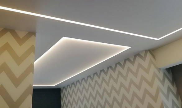 установленный натяжной потолок 31