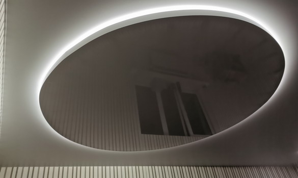 установленный натяжной потолок 50